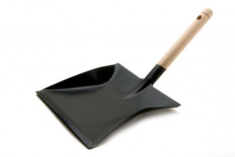 Kehrschaufel Metall mit Holzgriff schwarz